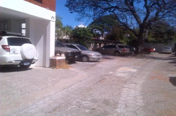 Apartamentos Comodos Cerca Del Aeropuerto Guatemala City Luaran gambar